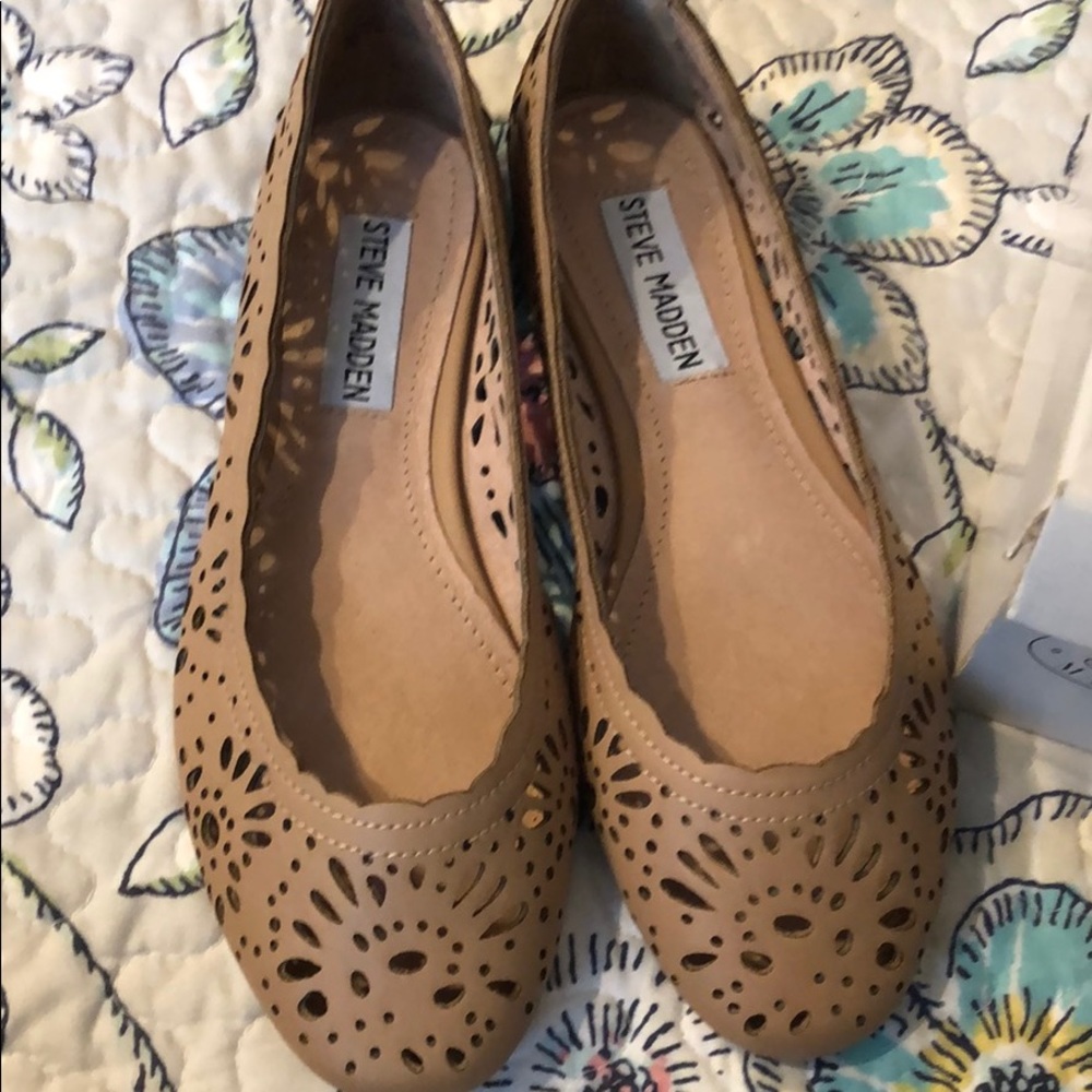 Steve Madden Amylynn Nude Flats size 5 NIB